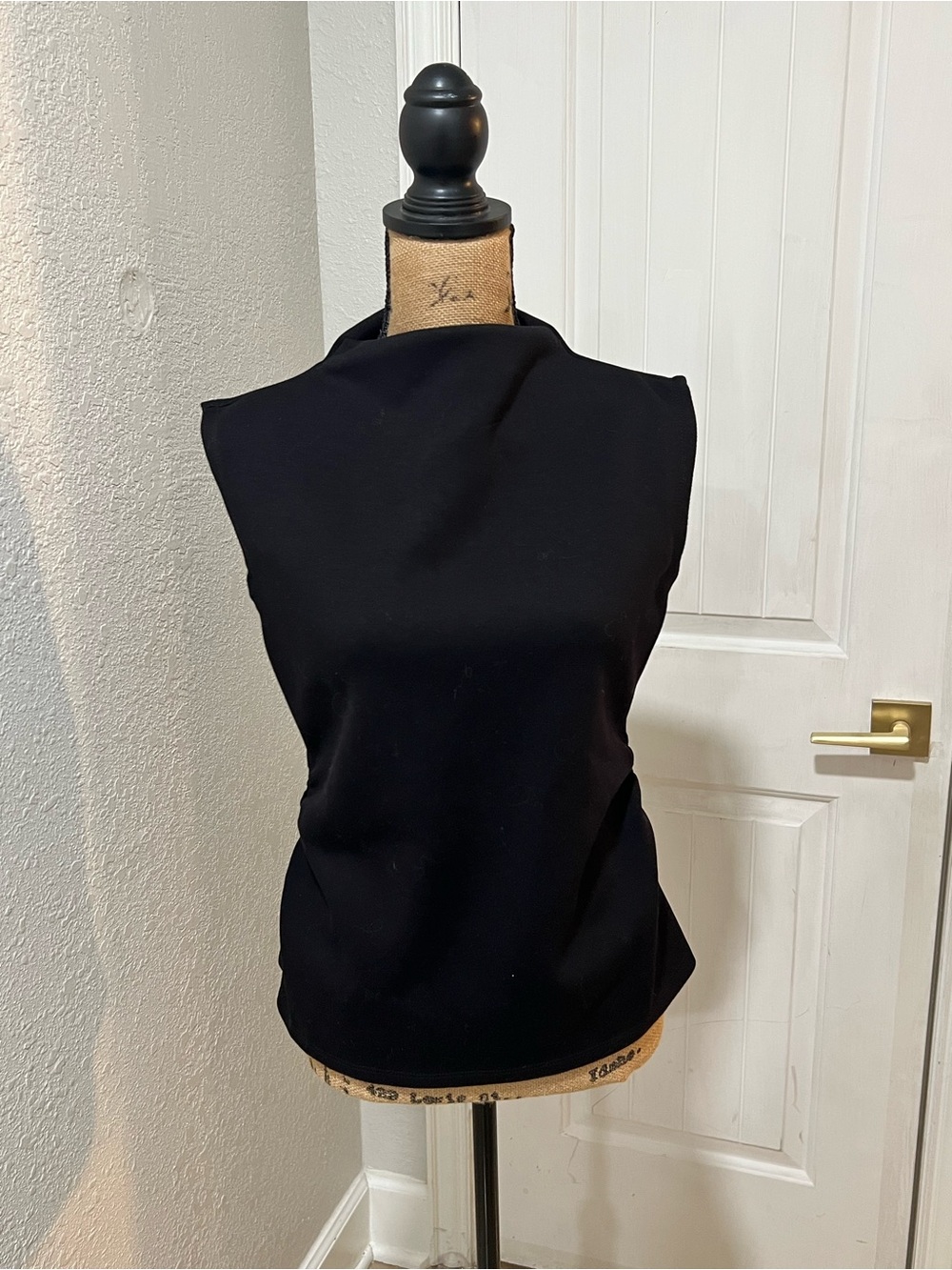 Classic Black Sleeveless Tank Top